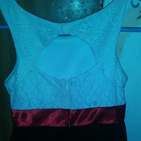 Dress - Picture 4 of 7